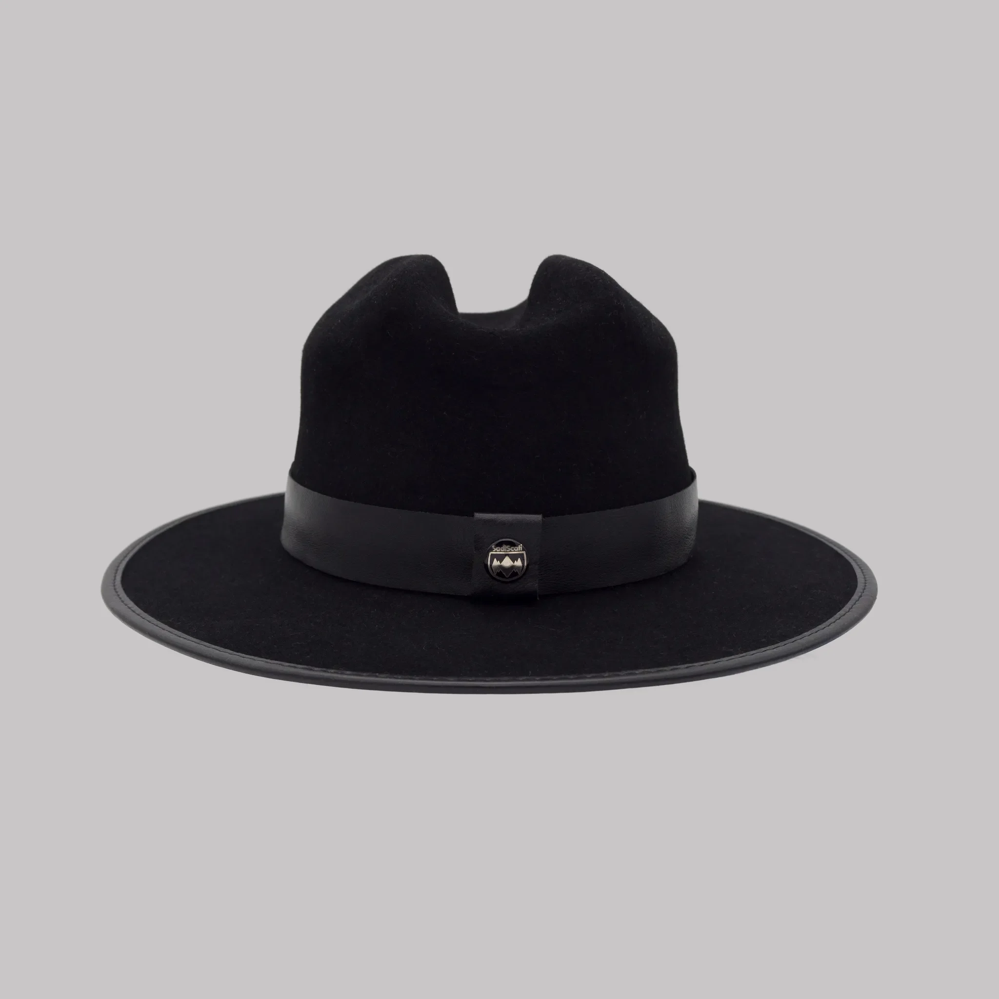 Bronco Buster hat in dark color